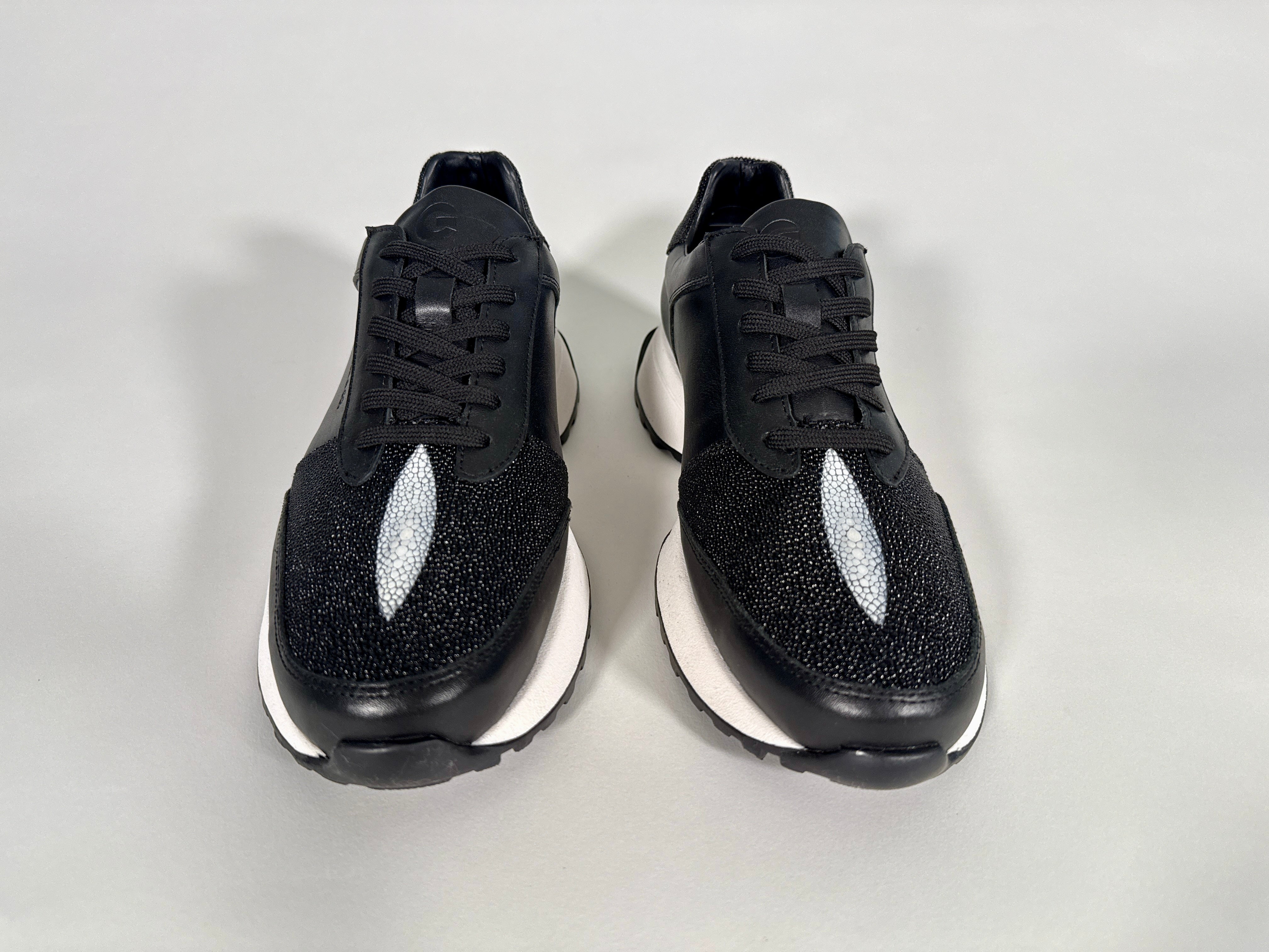 GOOSE ICONS – Founder in Leather & Black Stingray